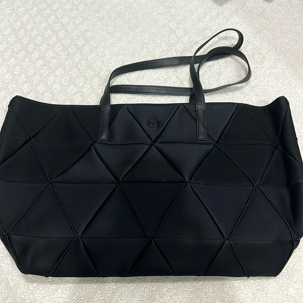 Lululemon tote